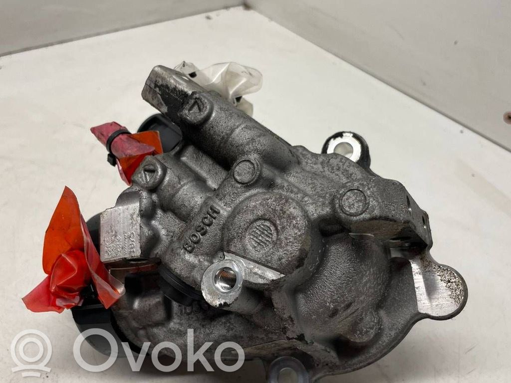 BMW 3 F30 F35 F31 Pompa wtryskowa wysokiego ciśnienia 