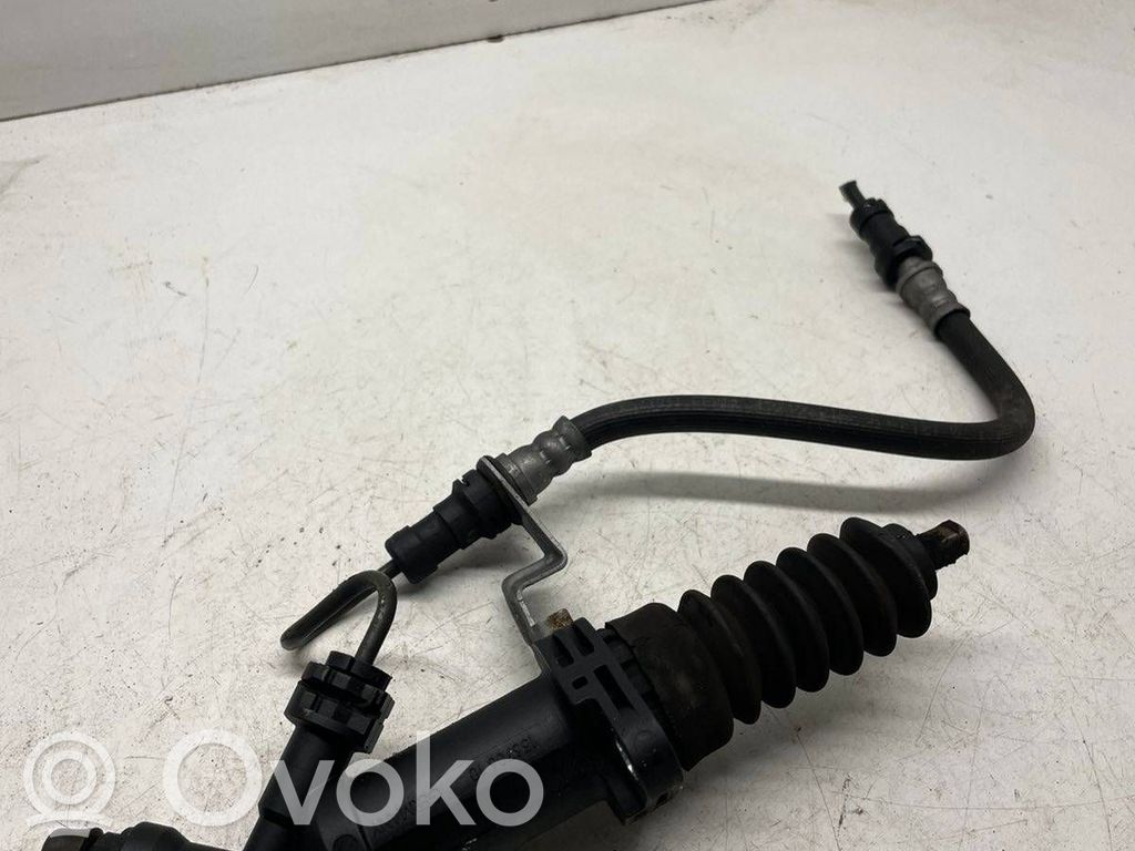 BMW 3 F30 F35 F31 Pagrindinis sankabos cilindriukas 