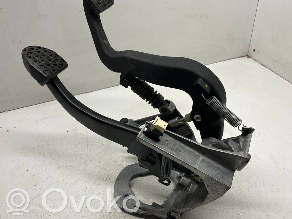 BMW 3 F30 F35 F31 Assemblage pédale 
