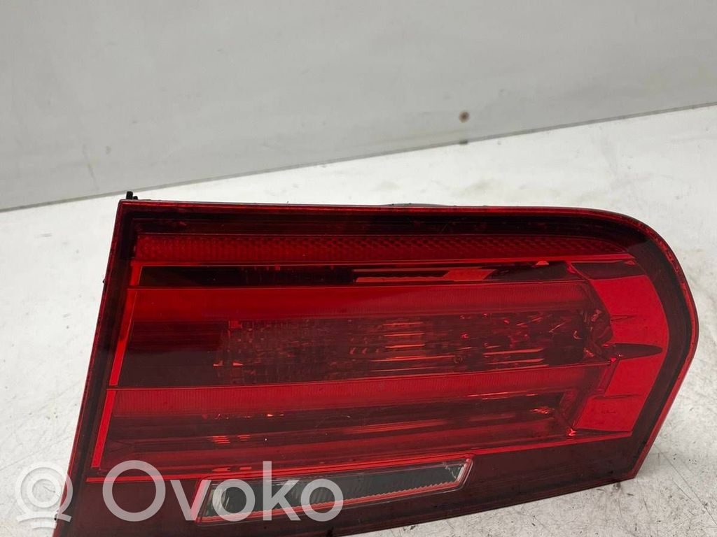 BMW 3 F30 F35 F31 Aizmugurējais lukturis pārsegā 
