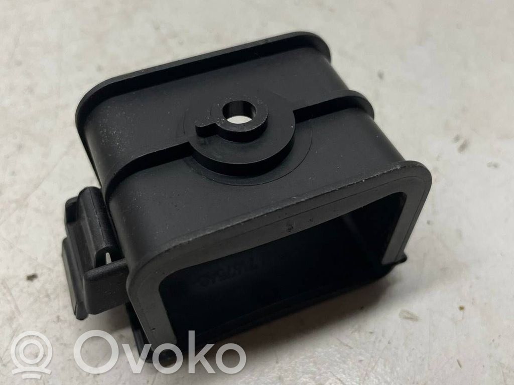 BMW 3 F30 F35 F31 Inne elementy wykończenia bagażnika 
