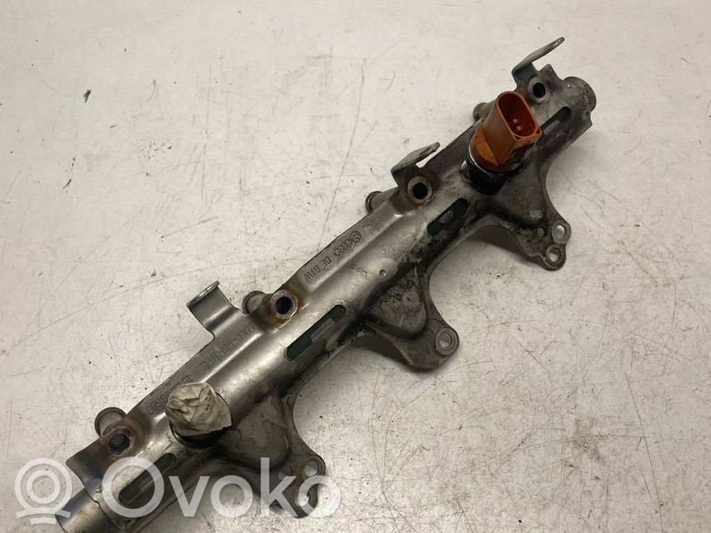 Audi A5 8T 8F Tubo principal de alimentación del combustible 