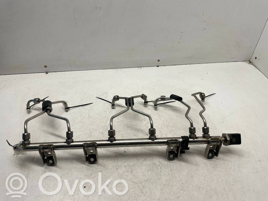 BMW X5 E70 Listwa wtryskowa 