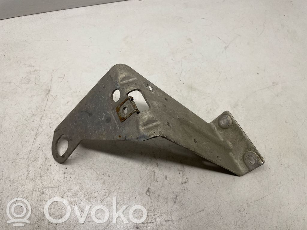 BMW X5 E70 Fender mounting bracket 