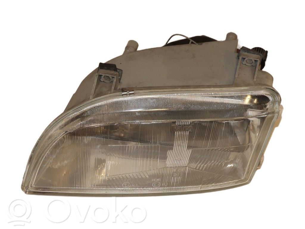 Scheinwerfer   60946720
