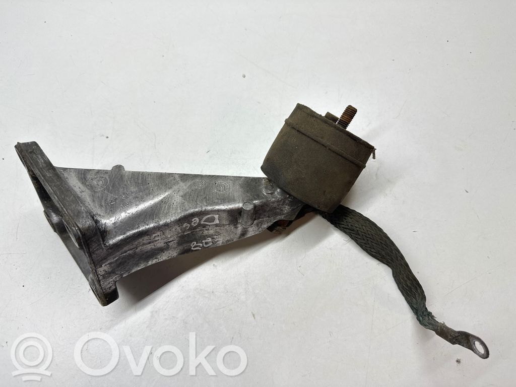 Engine mounting bracket   1127362