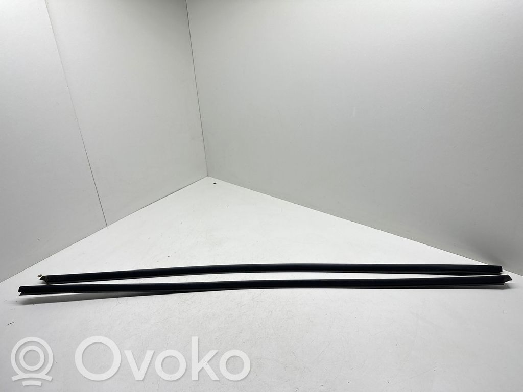 BMW 3 E46 Listwa / Uszczelka szyby drzwi 