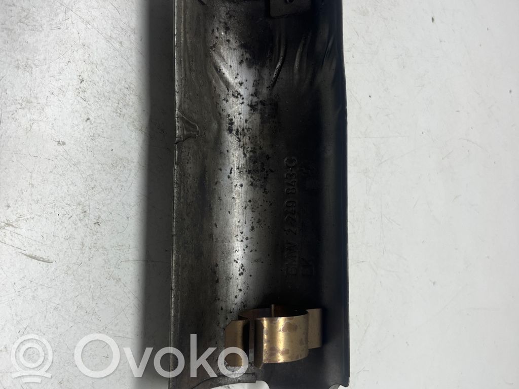 Moottoritilan lämpökilpi   2249843C