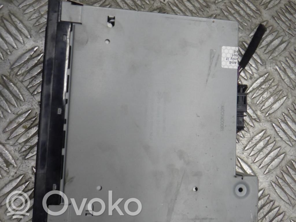 Audi A4 S4 B7 8E 8H Zmieniarka płyt CD/DVD 