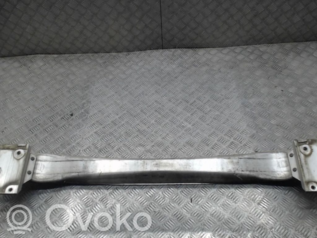 Travesaño del parachoques trasero