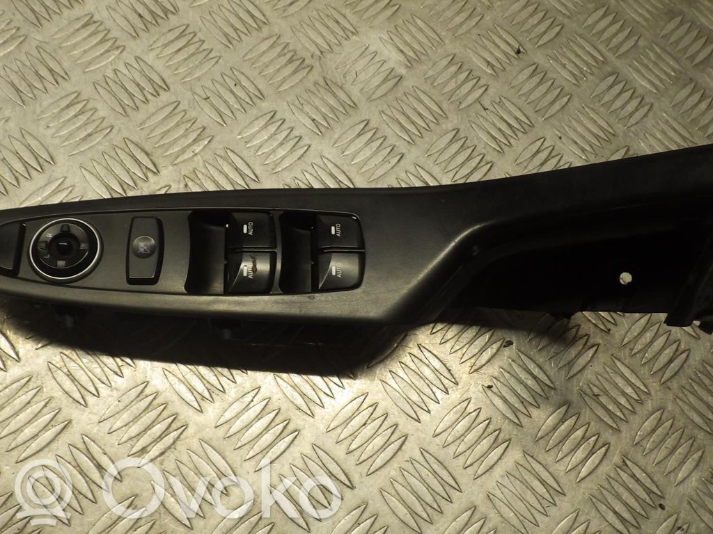 Hyundai i30 Electric window control switch 