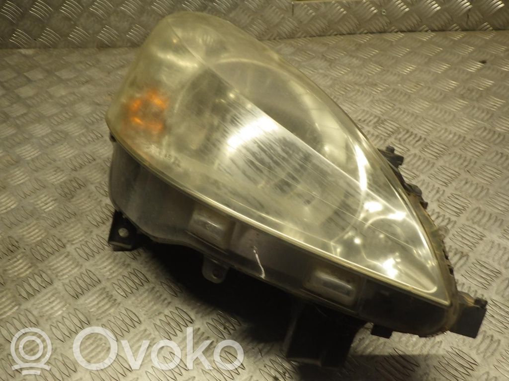 Peugeot Partner Lampa przednia 