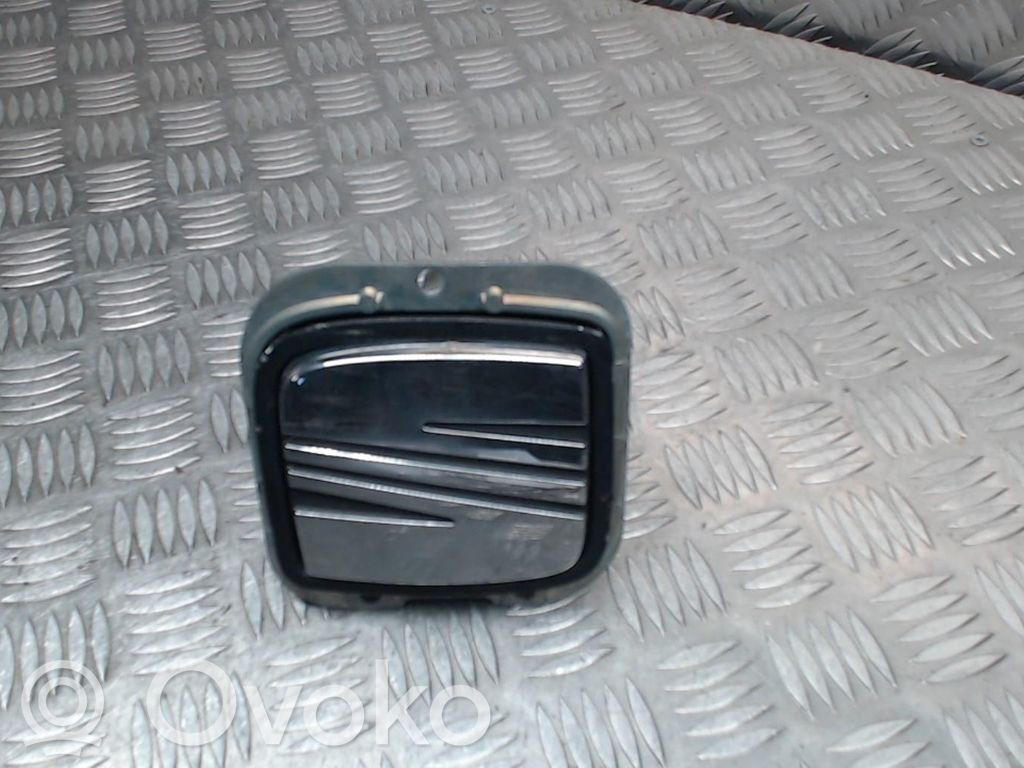 Seat Leon (1M) Interruptor para abrir la puerta trasera 