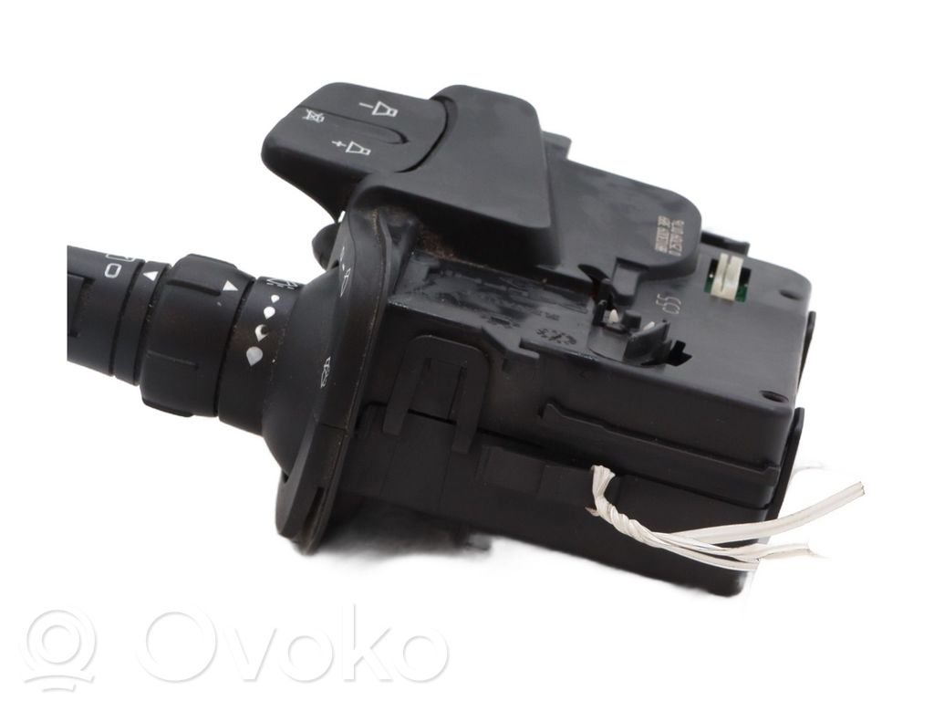 Renault Clio III Wiper control stalk 