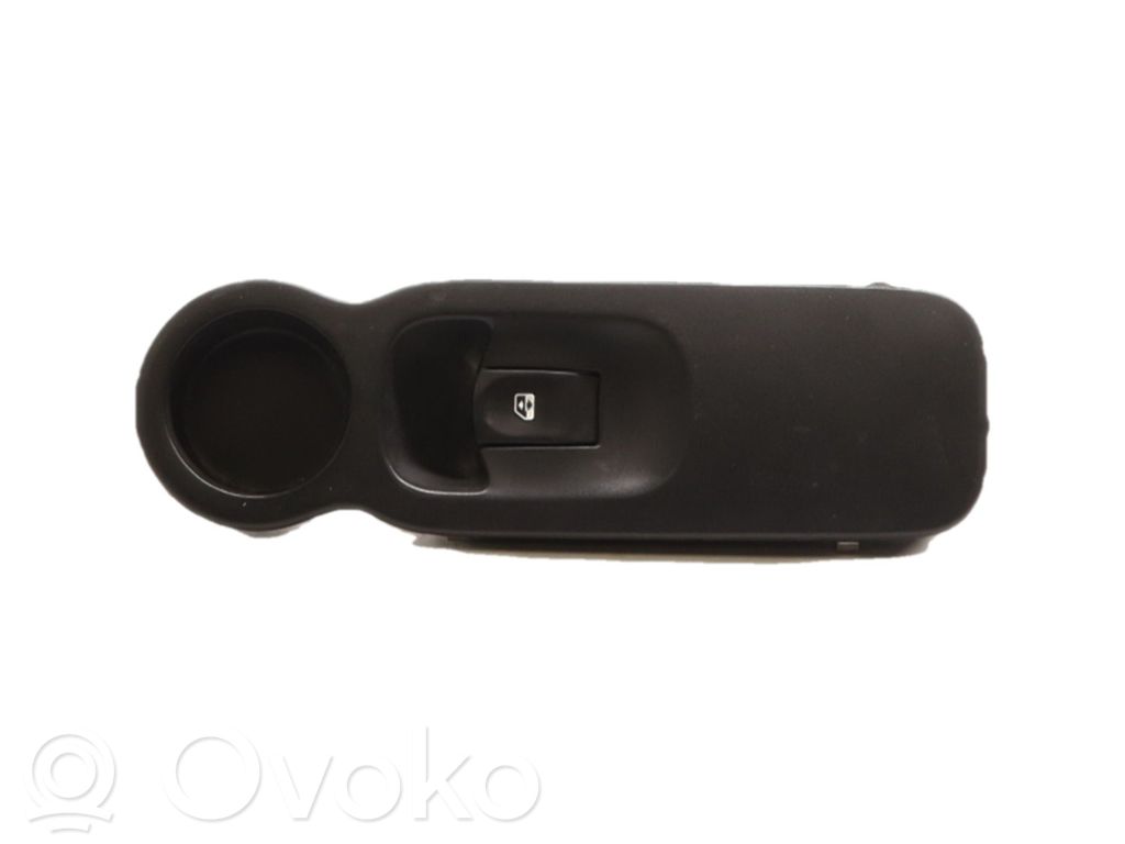Interrupteur commade lève-vitre   8200214936