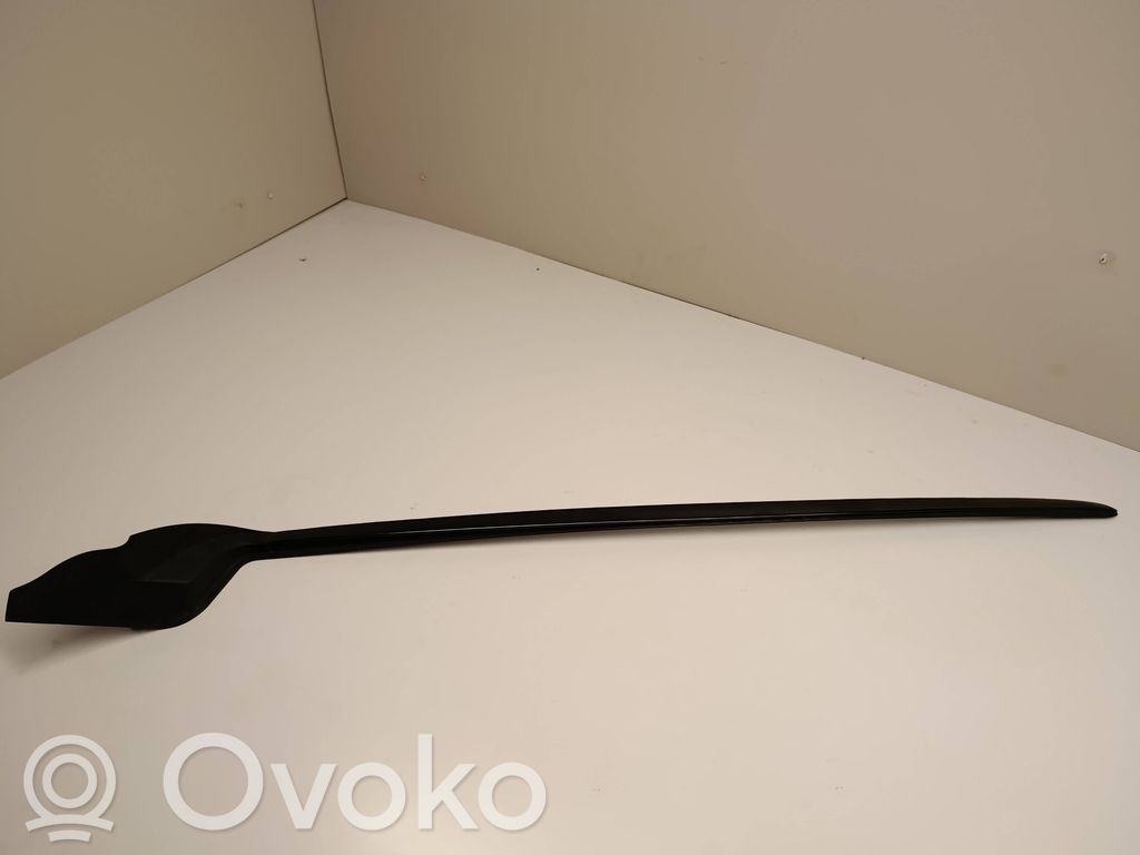 Toyota C-HR I Windshield trim 