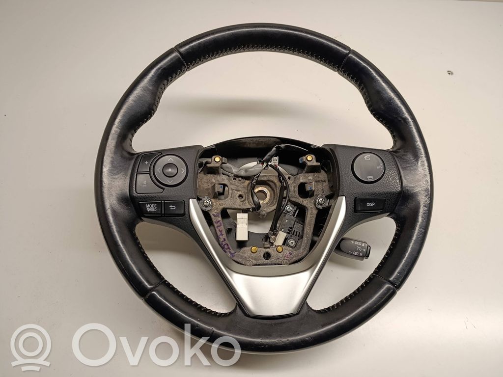 Toyota Auris E180 Ohjauspyörä 