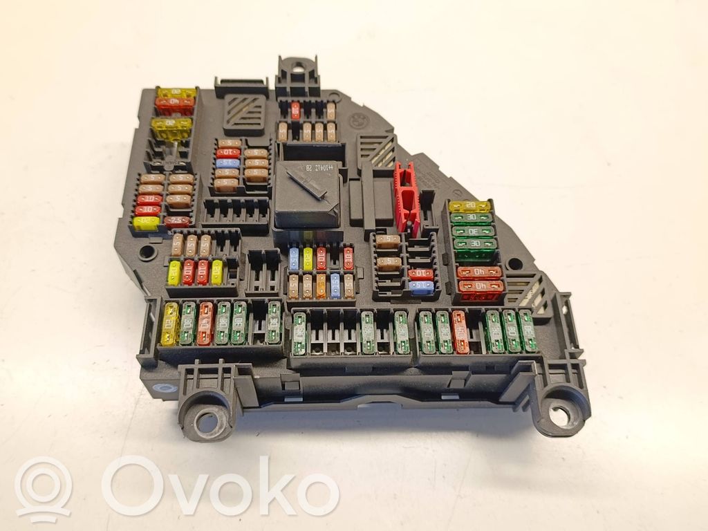 BMW 5 F10 F11 Ramka / Moduł bezpieczników 