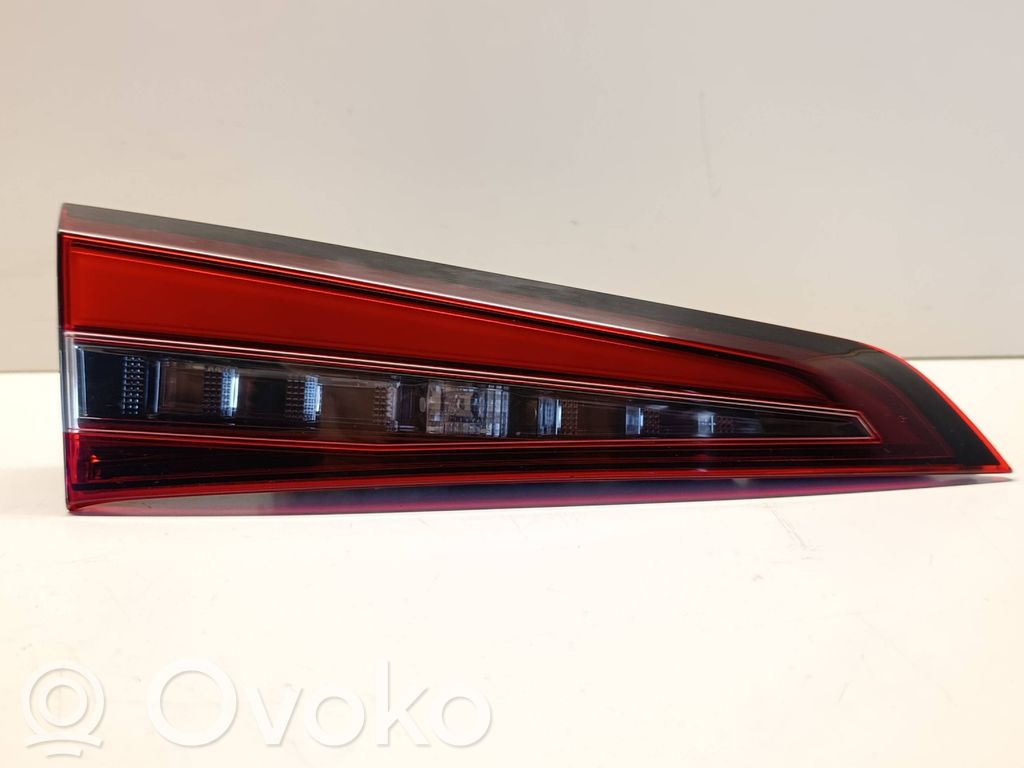 Tailgate rear/tail lights   02534