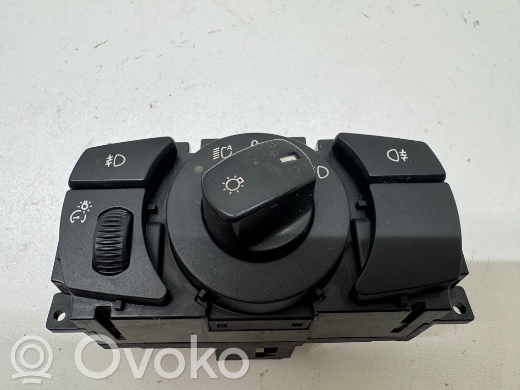 Light switch   6953733,33290503,004128522400