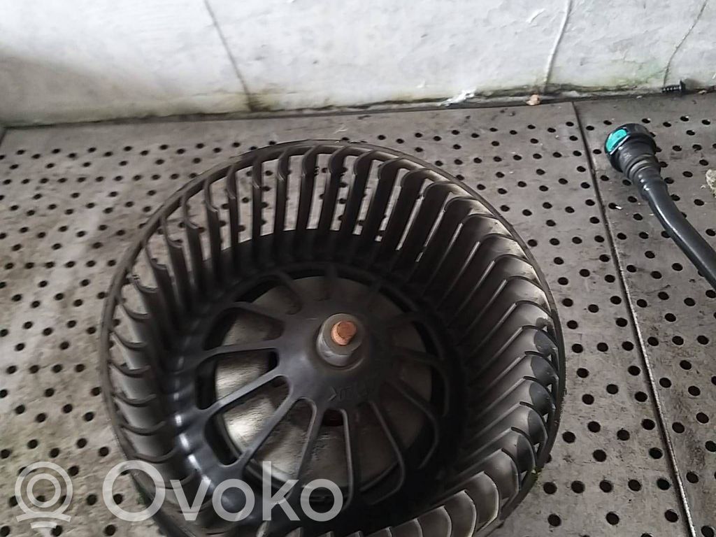 Ford C-MAX I Pečiuko ventiliatorius/ putikas 
