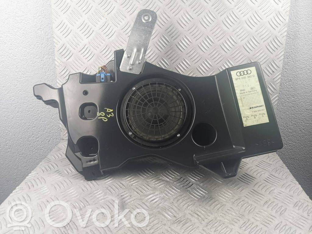 Audi A3 S3 8P Žemo dažnio garsiakalbis 