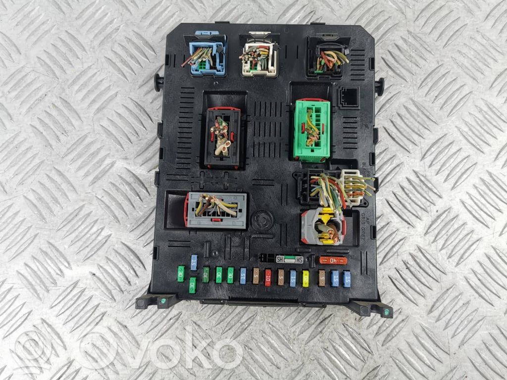 Citroen C5 Fuse module 