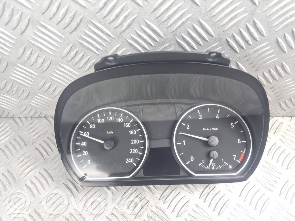 BMW 1 E81 E87 Spidometrs (instrumentu panelī) 