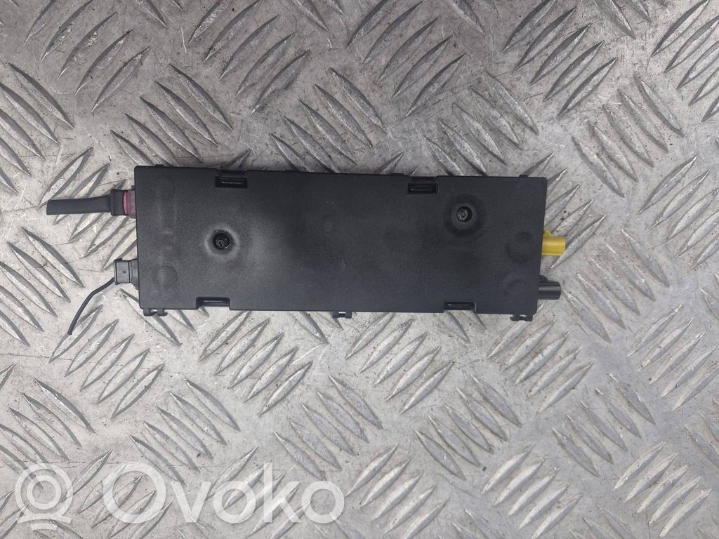 BMW 1 E81 E87 Aerial antenna amplifier 
