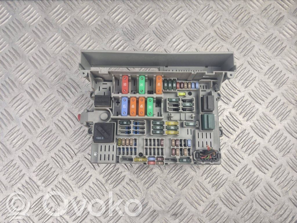 Fuse box set   6906624,90109273