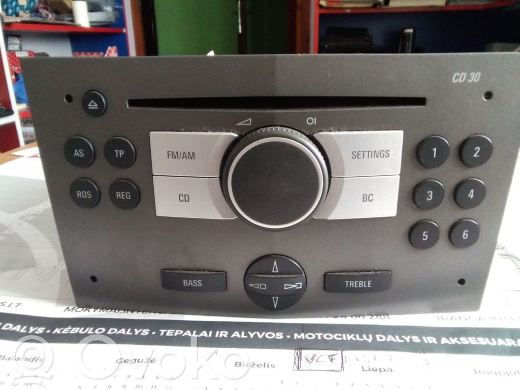 Opel Zafira B Panel / Radioodtwarzacz CD/DVD/GPS 