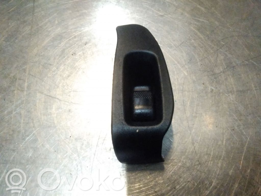 Subaru Legacy Electric window control switch 