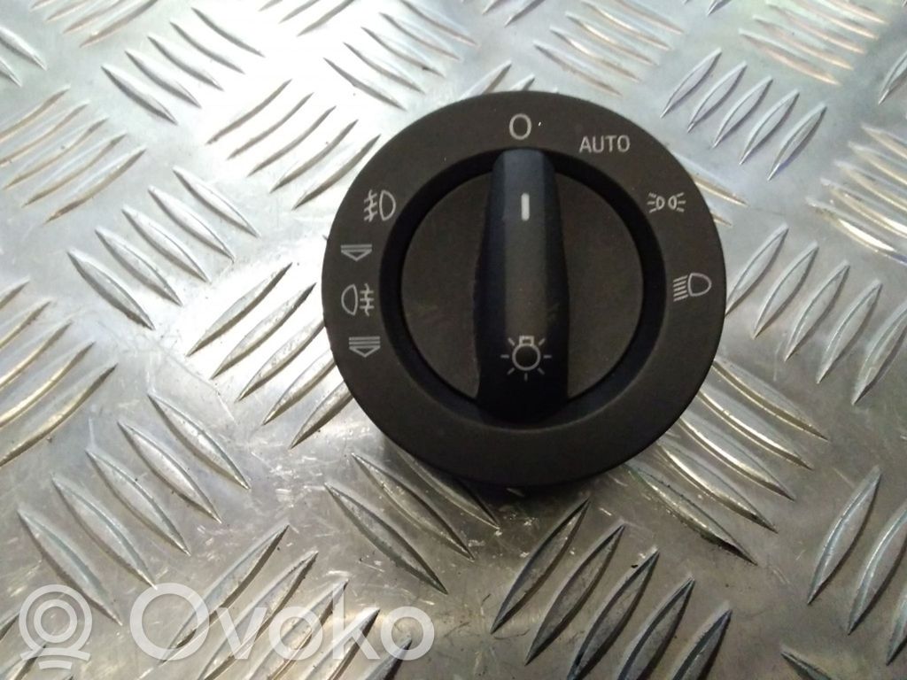 Light switch   4F2941531D
