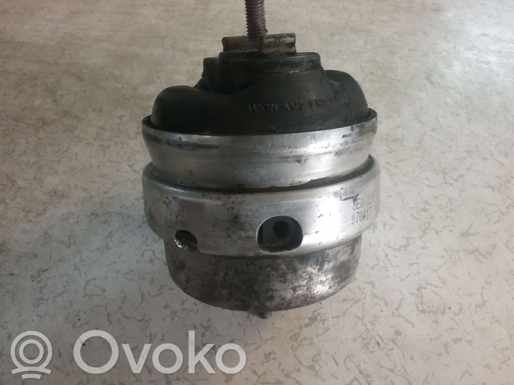 Audi A4 S4 B7 8E 8H Engine mount bracket 