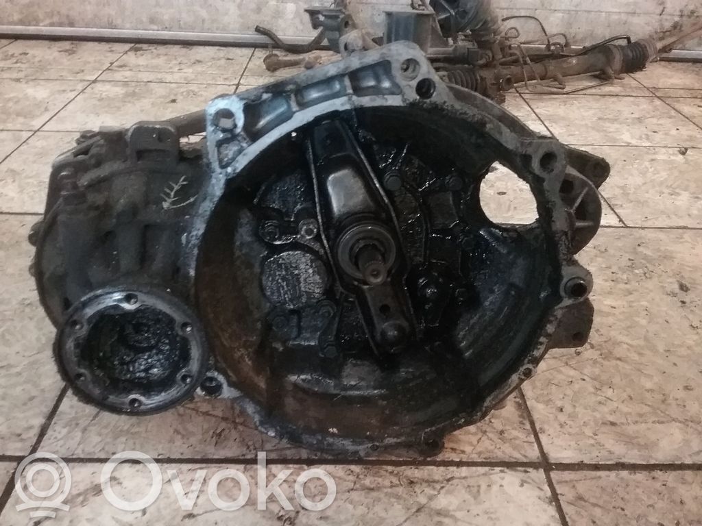 Volkswagen PASSAT B3 Manual 5 speed gearbox 