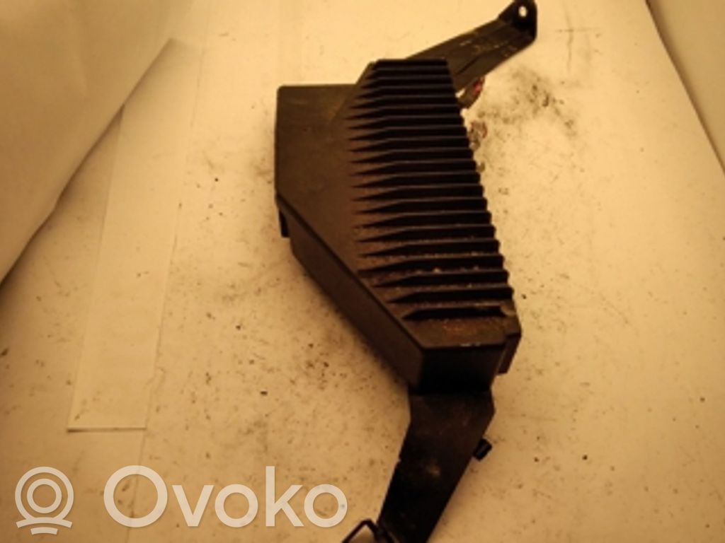 Volvo S80 Wzmacniacz audio 