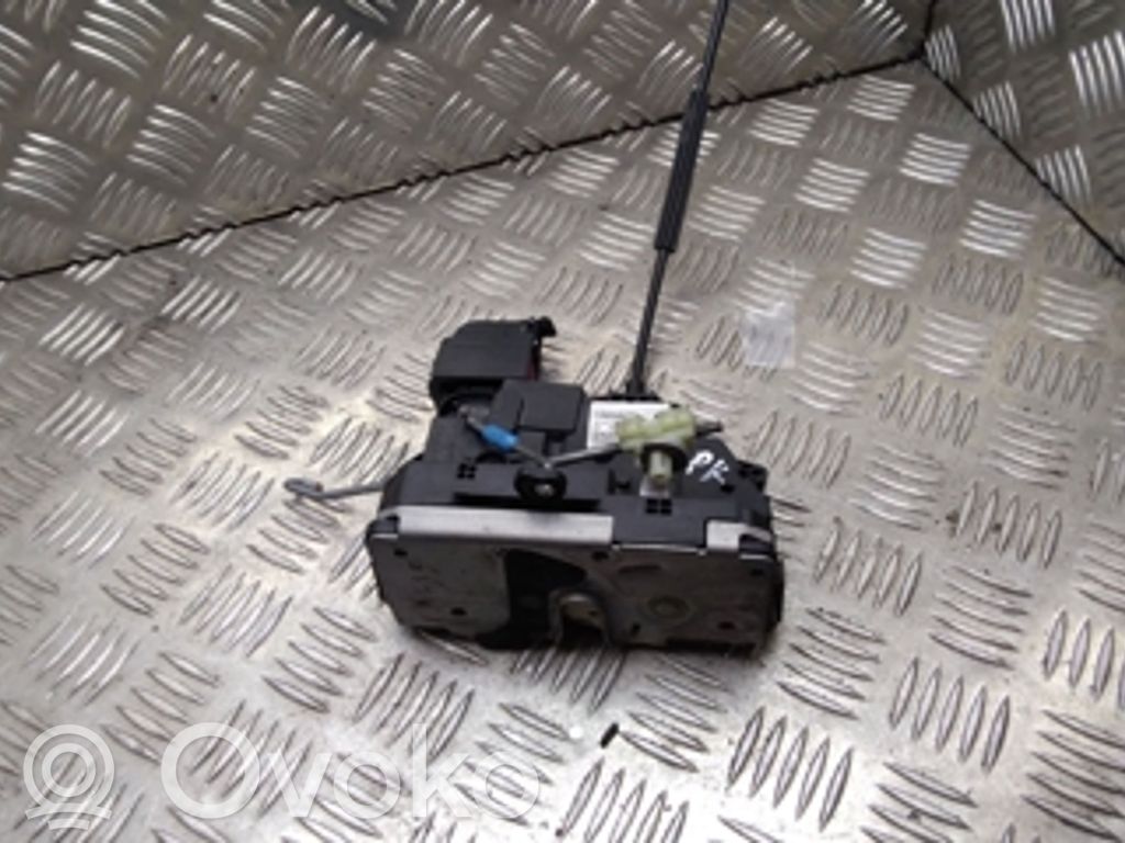 Opel Meriva B Front door lock 