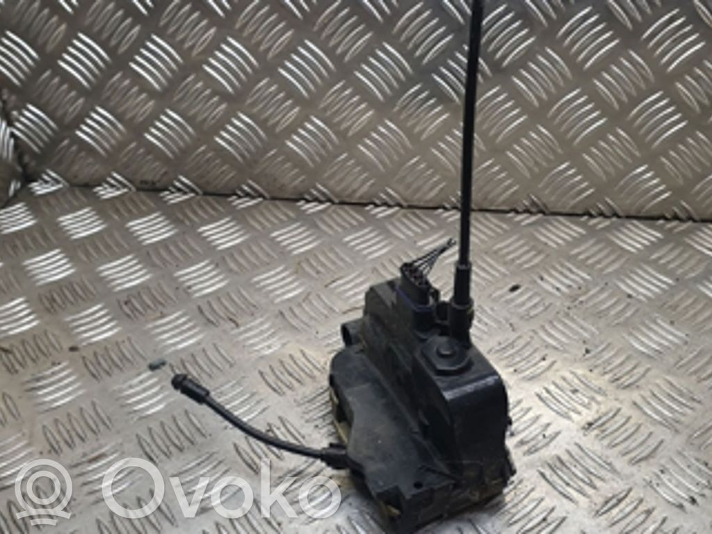 Renault Megane II Priekšpusē slēdzene 