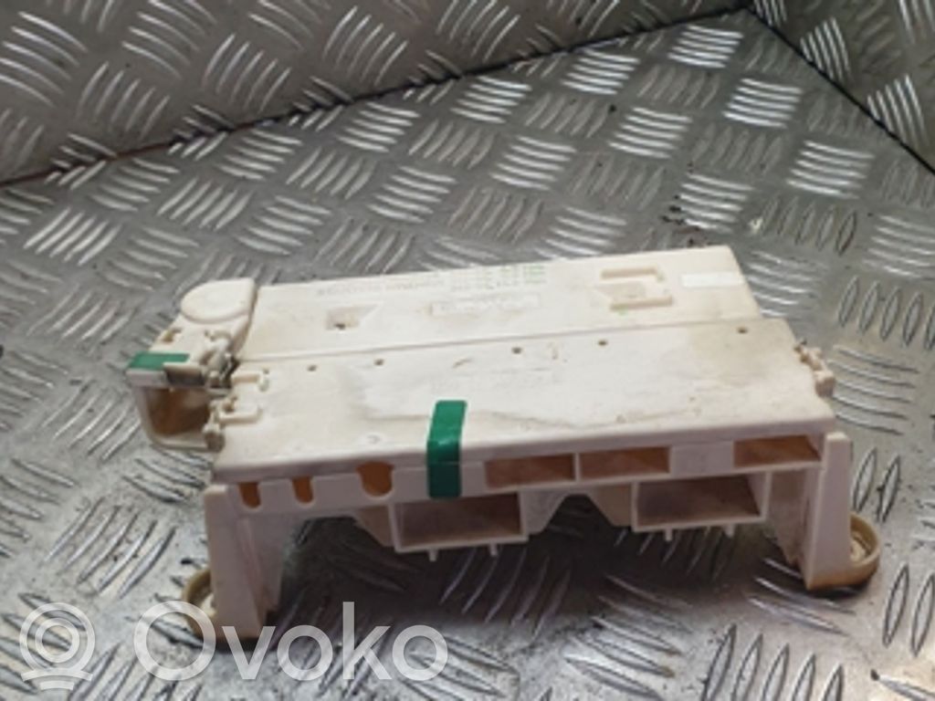 BMW 5 E39 Fuse module 