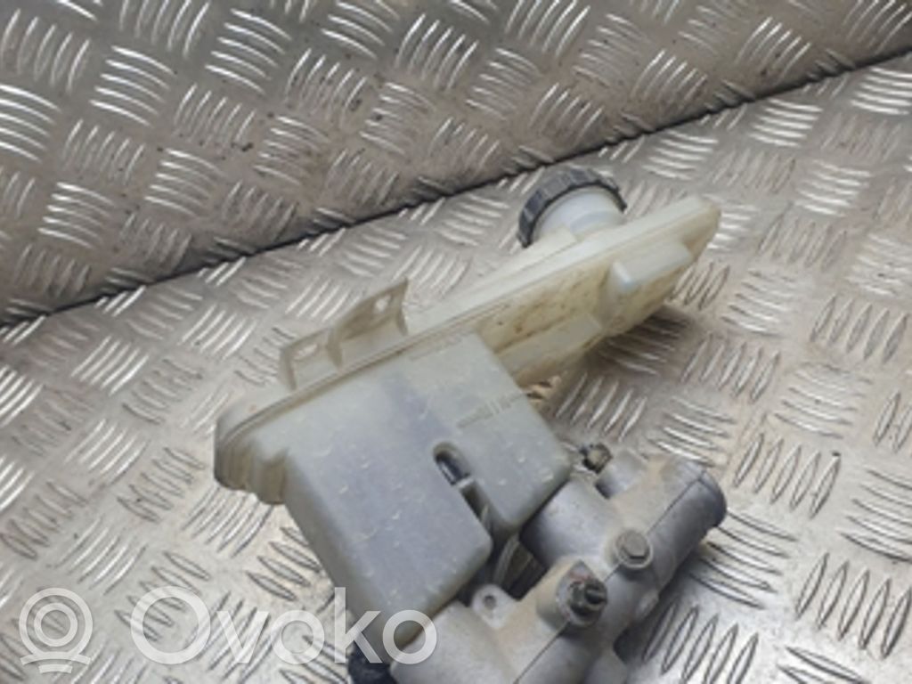 Mazda MPV Master brake cylinder 