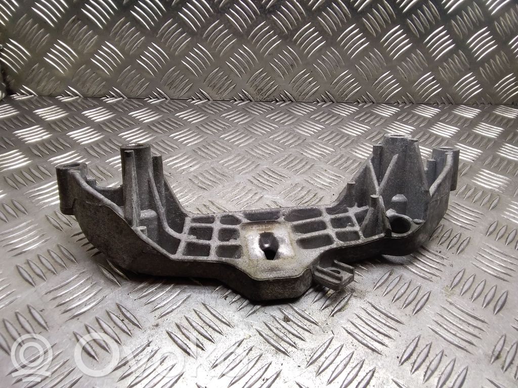 Mini One - Cooper Coupe R56 Engine mounting bracket 
