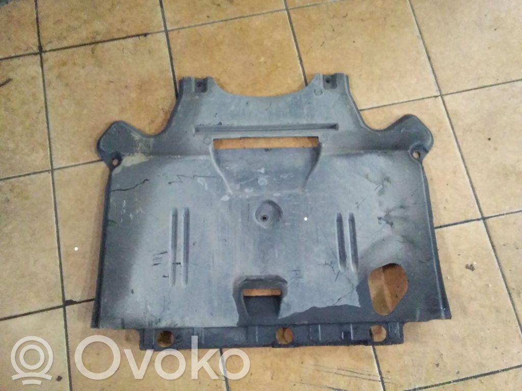 Audi A5 8T 8F Osłona środkowa podwozia 