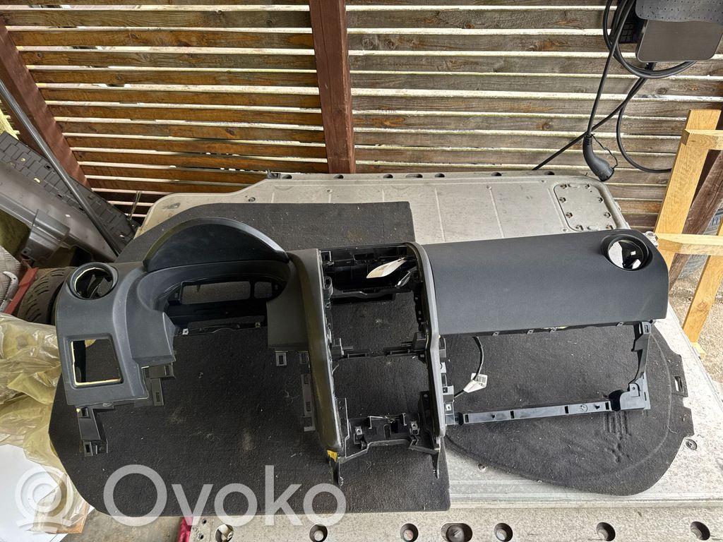 Nissan Qashqai+2 Deska rozdzielcza 