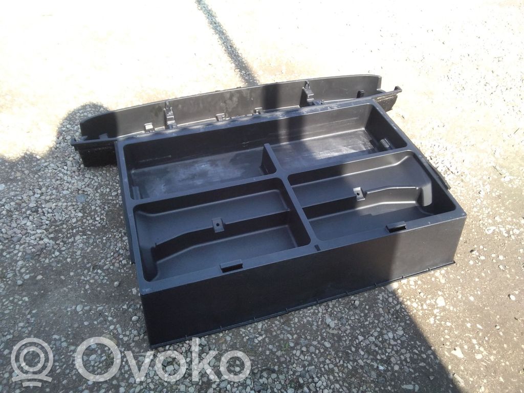 Toyota Corolla Verso AR10 Kita bagažinės apdailos detalė 
