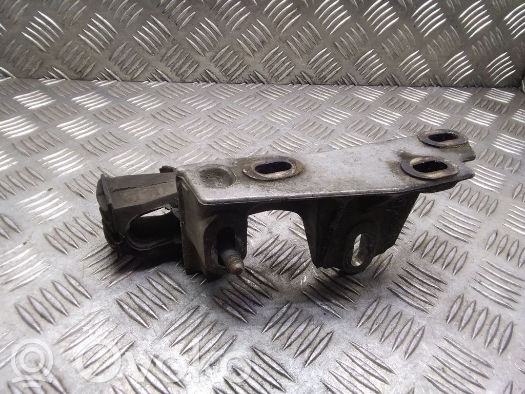 Seat Alhambra (Mk1) Engine mounting bracket 
