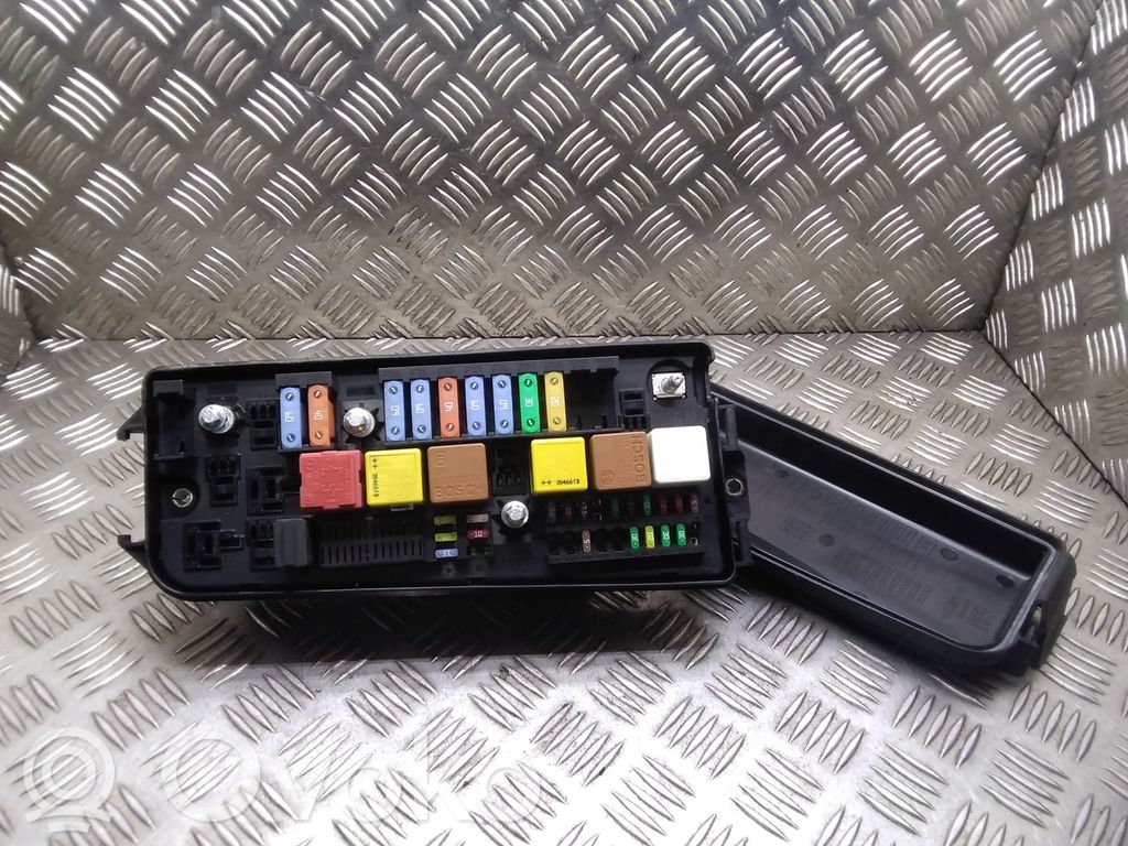 Opel Vectra C Fuse module 