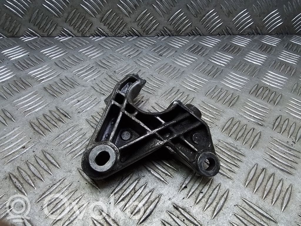 BMW 7 E65 E66 Power steering pump mounting bracket 