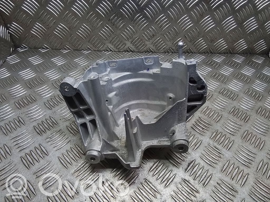Muu moottoritilan osa   9831640480