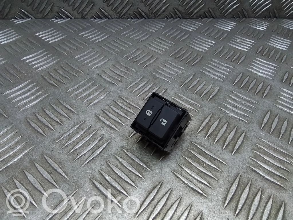 Lexus ES 300h (7th Gen) Central locking switch button 