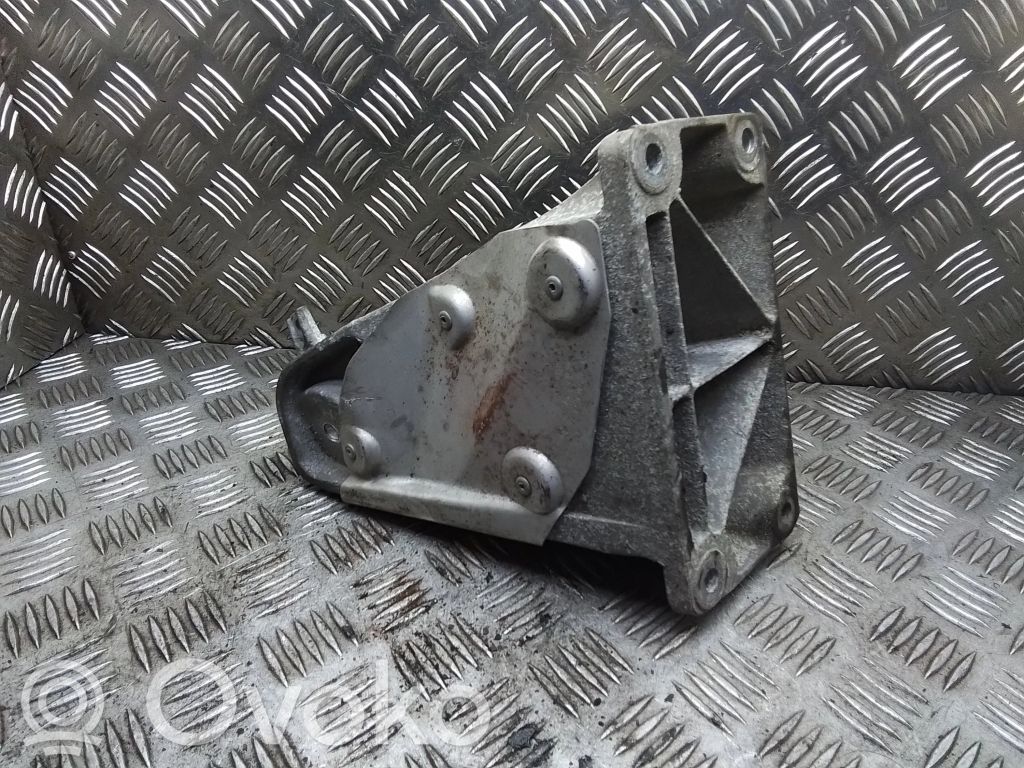 BMW 5 E60 E61 Engine mounting bracket 